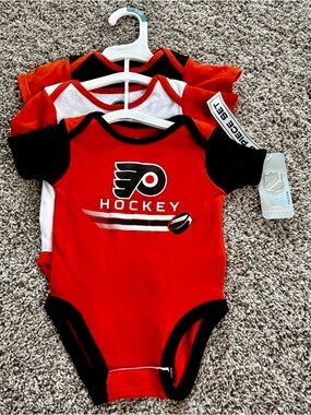 NWT infant 3-Pack Philadelphia Flyers NHL Orange ,white and Black onesies